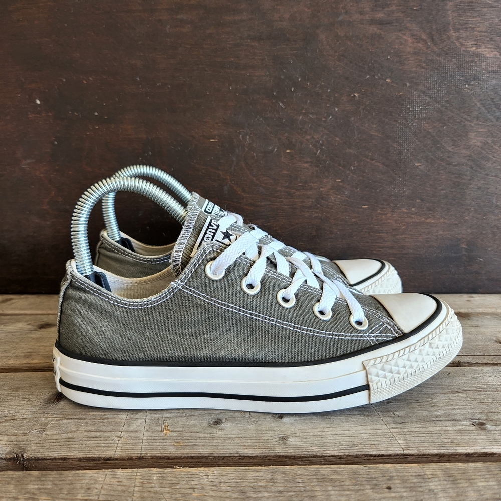 Converse All Star Sneakers Women's Size 6 Gray Lace Up